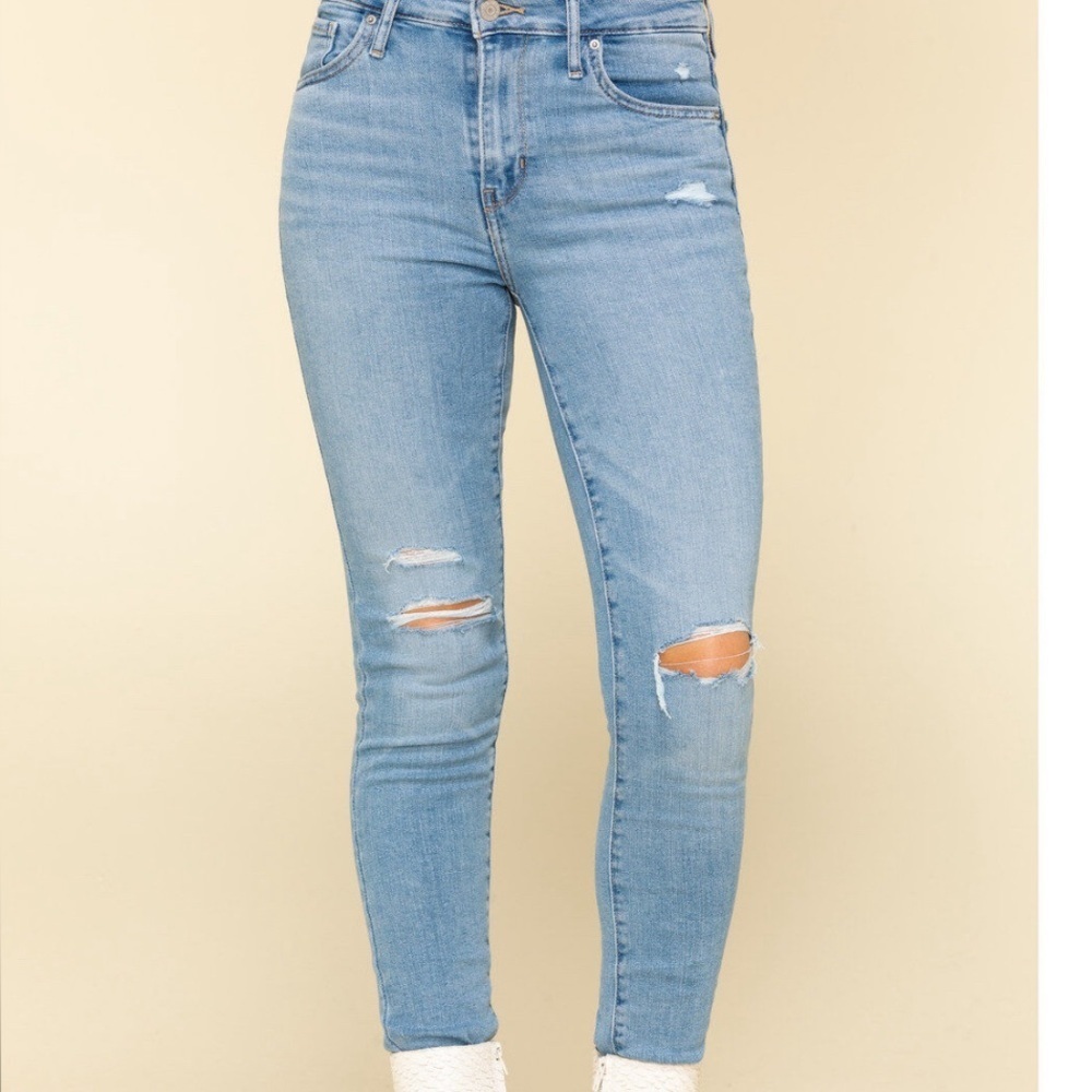 Levi's Light Wash Women's Skinny Jeans